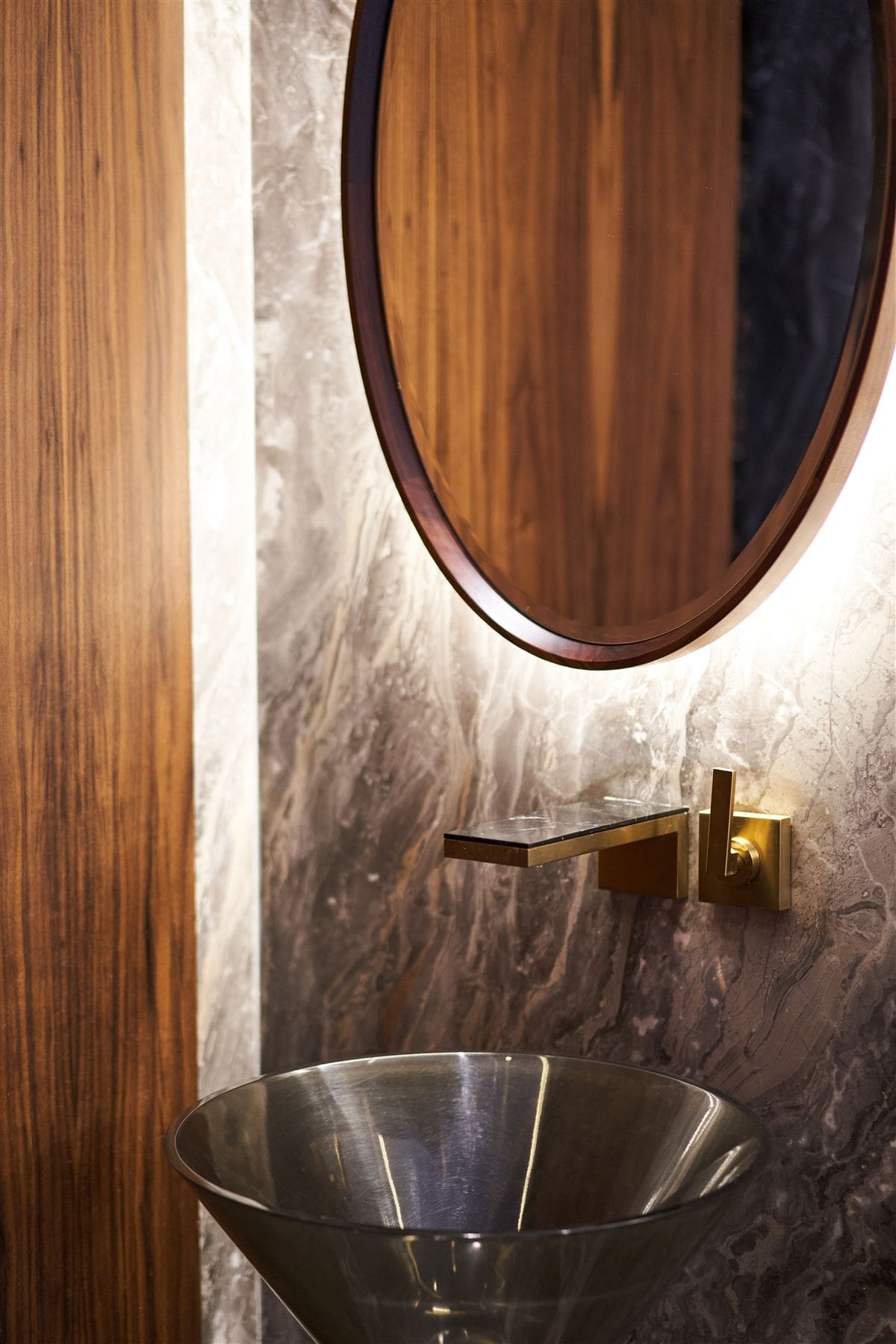 Atelier de menuiserie AMARGUS — menuiserie & boiseries sur mesure, noyer massif